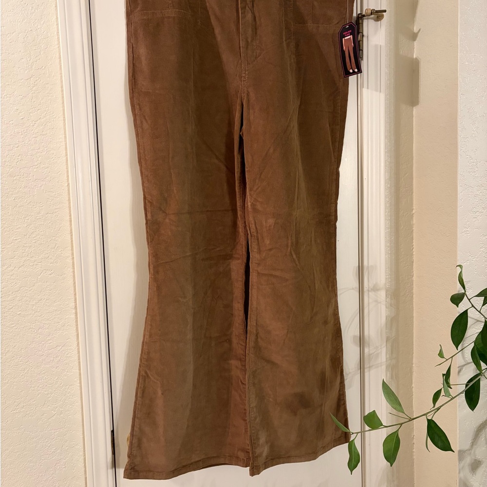 No Boundaries Brown Flare High-Rise Pants - Picture 3 of 12